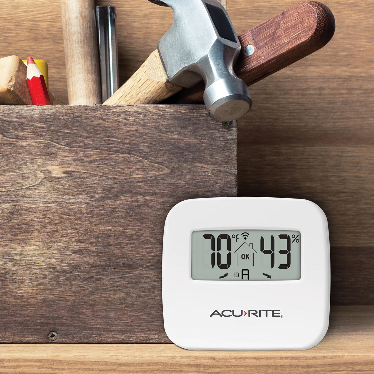 AcuRite Temperature & Humidity Station with 3 Indoor/Outdoor Sensors (01096M)