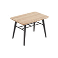 Mesa de café moderna de madera con patas metálicas negras y diseño minimalista.
