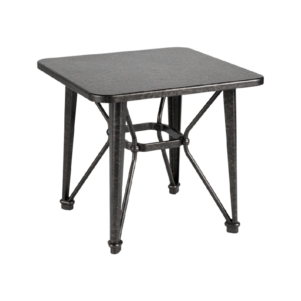 Mesa cuadrada de metal con patas reforzadas y diseño industrial.