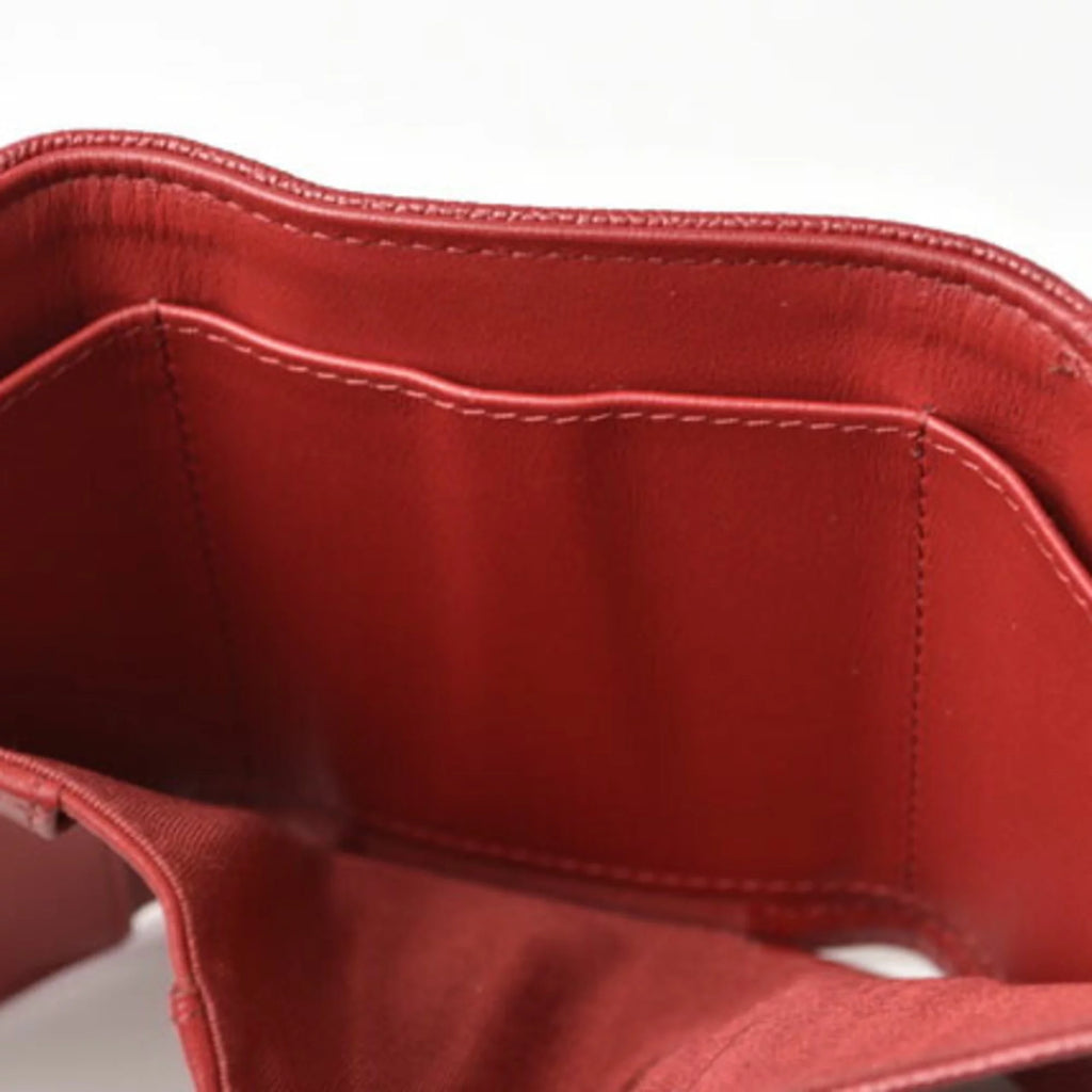 Secondhand Chanel wallet CHANEL here mark caviar skin dark red (Like New)