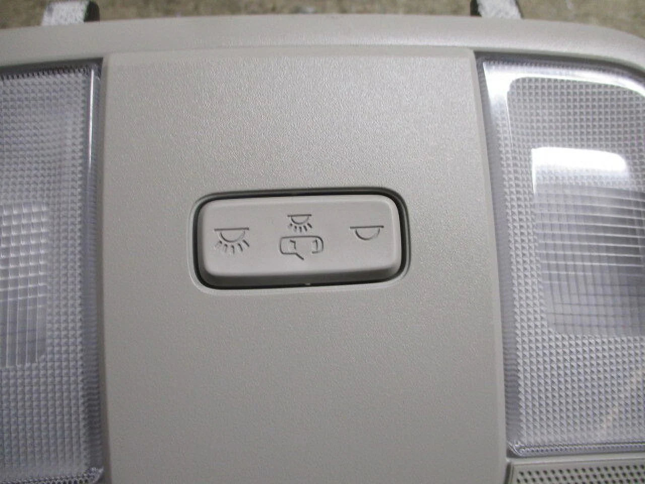 Secondhand 2020 2021 Kia Soul Overhead Roof Console w/Lights OEM LKQ (Good)