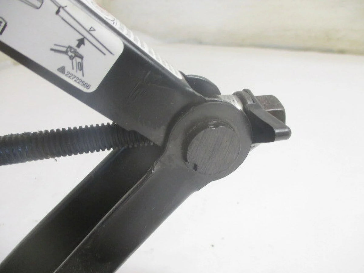 Used 07 08 09 Saturn Aura Wheel Tire Jack Assembly w/Tool OEM LKQ (Good)