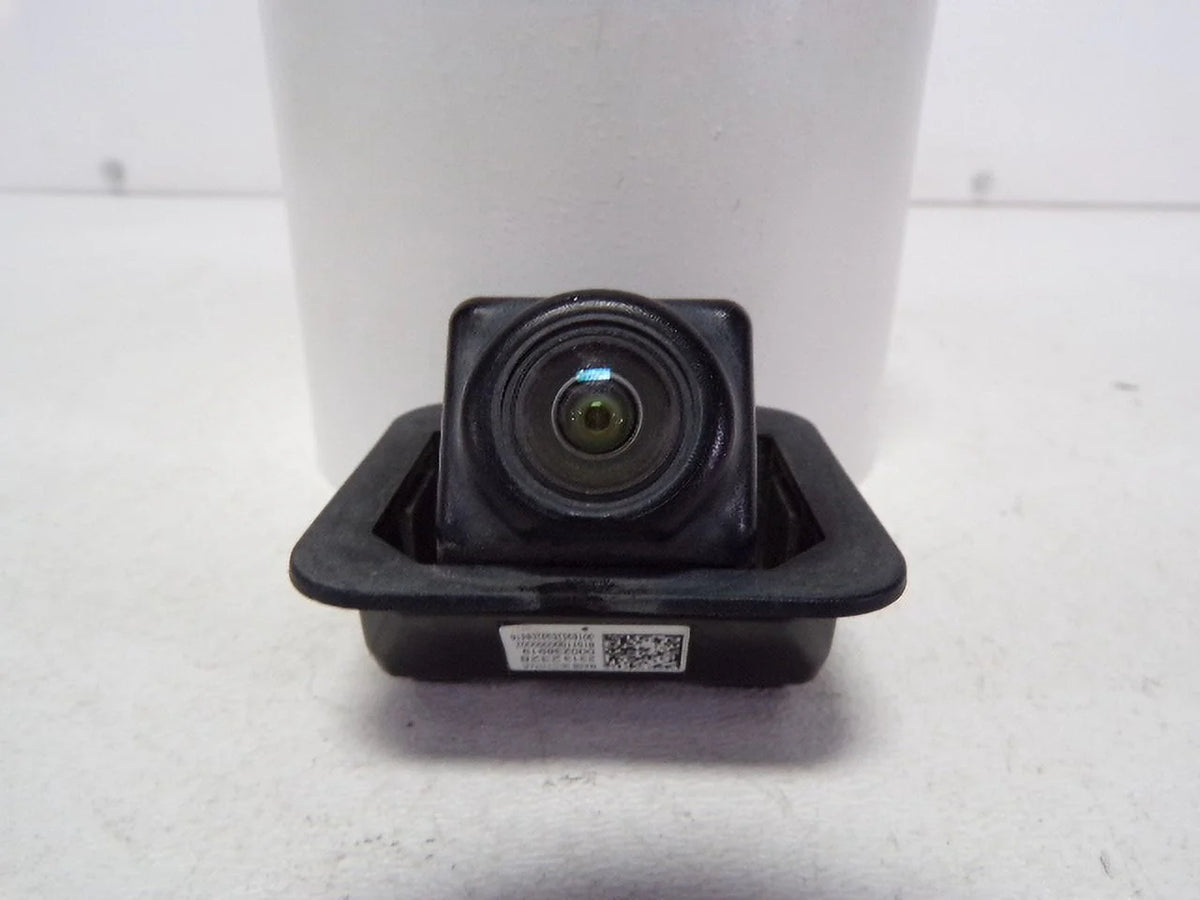 Secondhand 17-19 GMC Acadia Rear View Backup Camera OEM LKQ (Good)