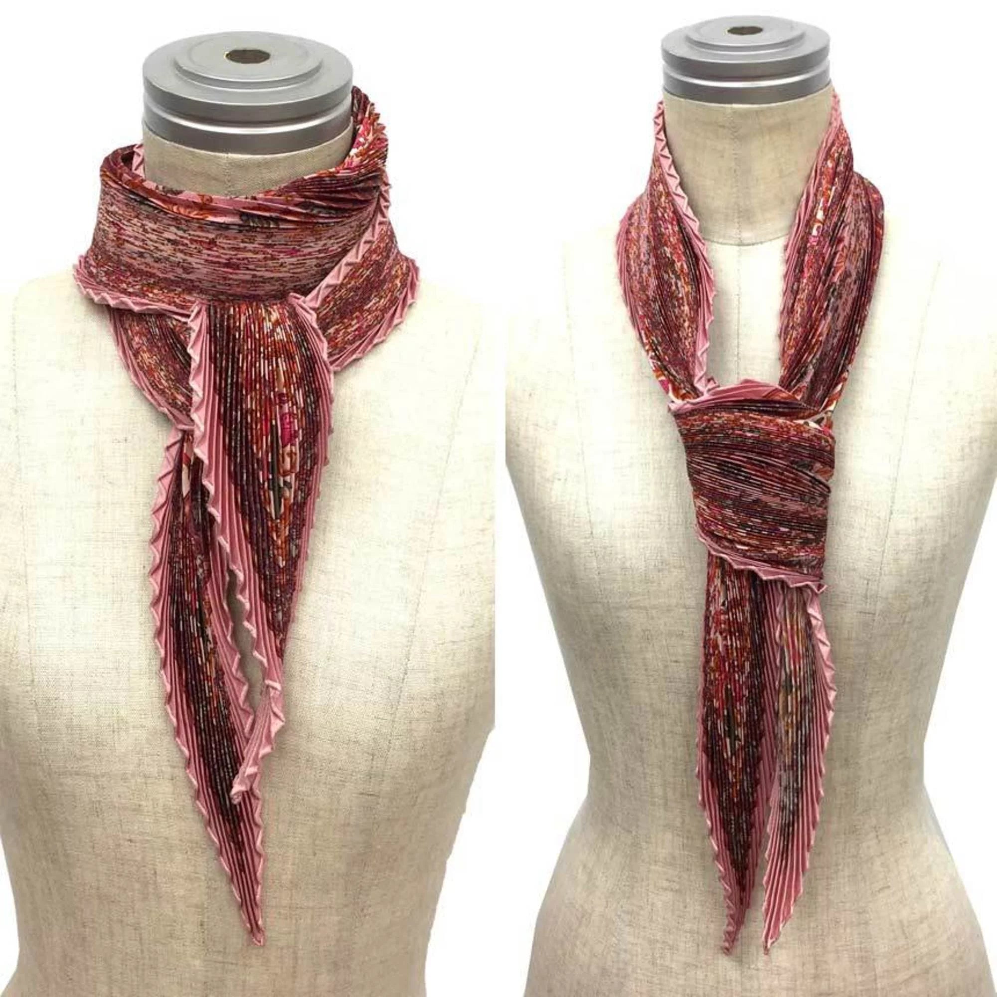 Used HERMES Pleated Scarf Carre 90 CHASSE EN INDE Indian Hunting 100% Silk Pink Female Hermes aq5273 (Like New)