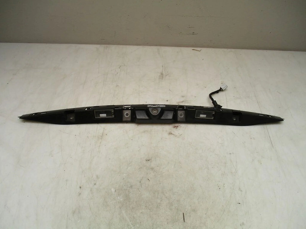 Used 2013-2015 Ford Explorer Rear Backup Camera Assembly OEM (Good)
