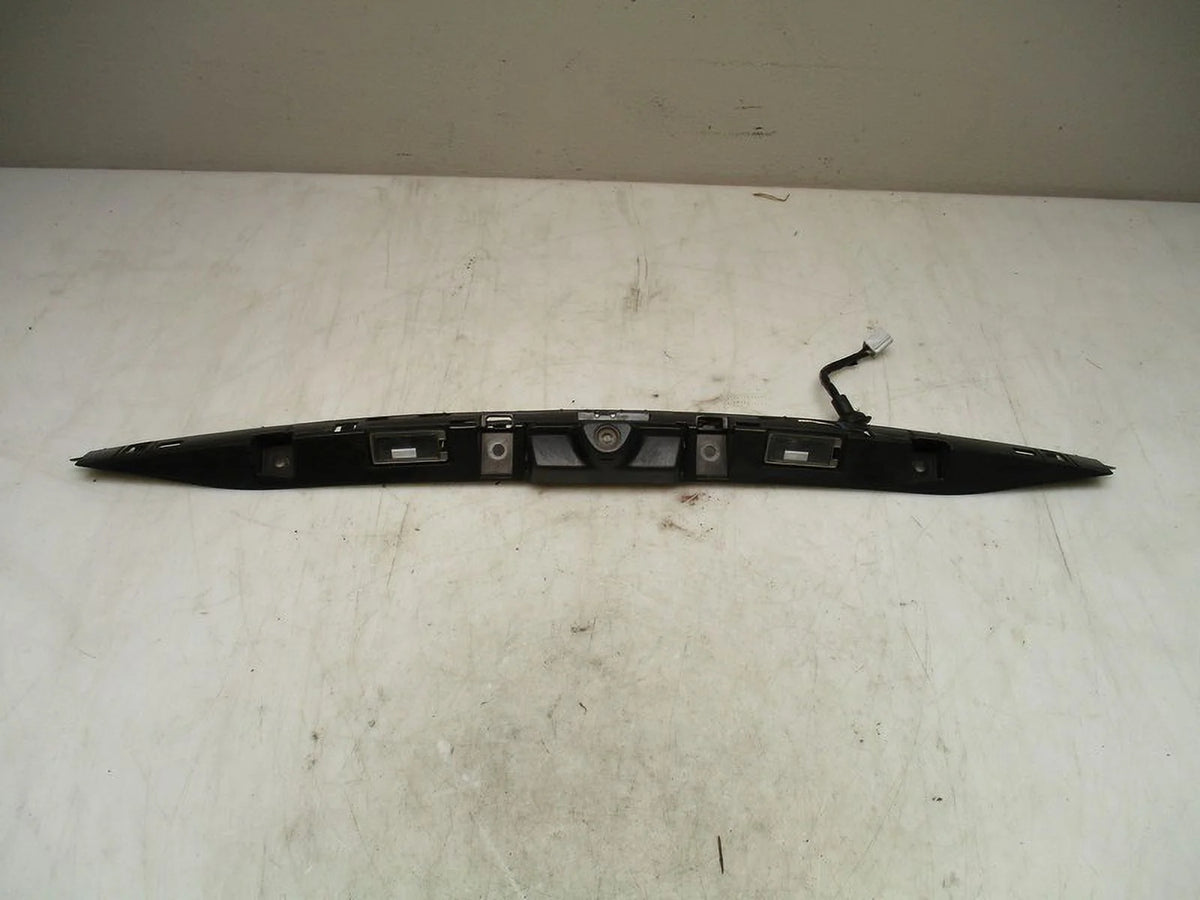 Used 2013-2015 Ford Explorer Rear Backup Camera Assembly OEM (Good)