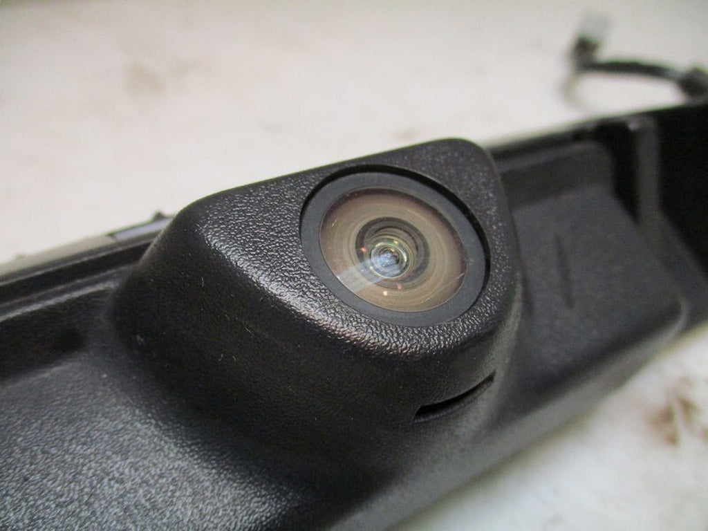 Used 2013-2015 Ford Explorer Rear Backup Camera Assembly OEM (Good)