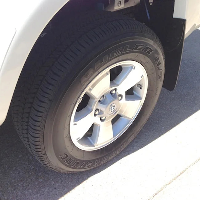 Set of 4 (FOUR) Bridgestone Dueler H/T 684 II 275/50R22 111H A/S All Season Tires Fits: 2021-23 Chevrolet Tahoe RST, 2021-22 GMC Yukon Denali