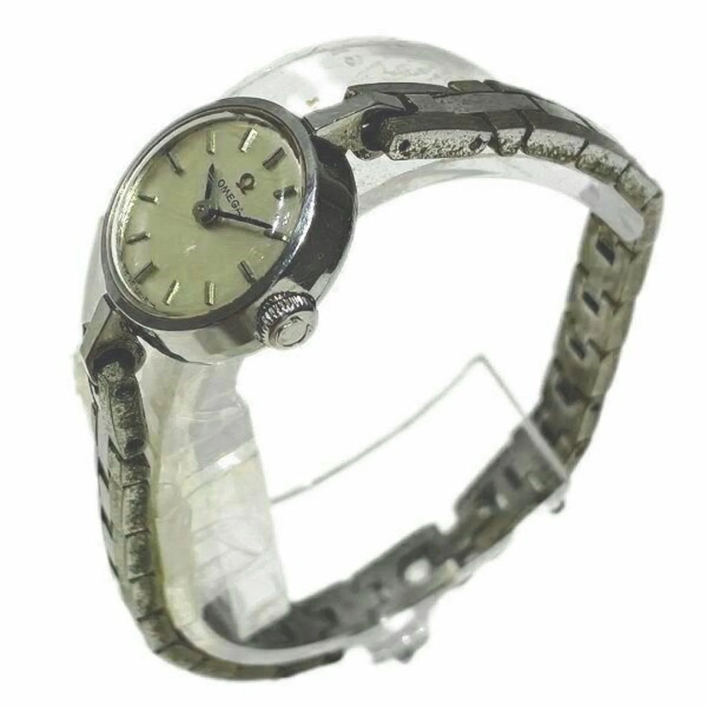Previously Owned Omega manual winding watch silver dial ladies (Fair)