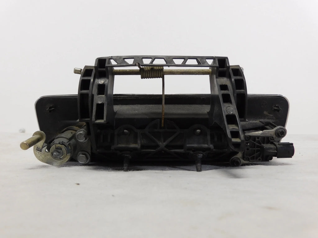 Secondhand 16-22 Dodge Ram 1500 Locking Tailgate Handle w/ Rear View Camera OEM LKQ (Good)