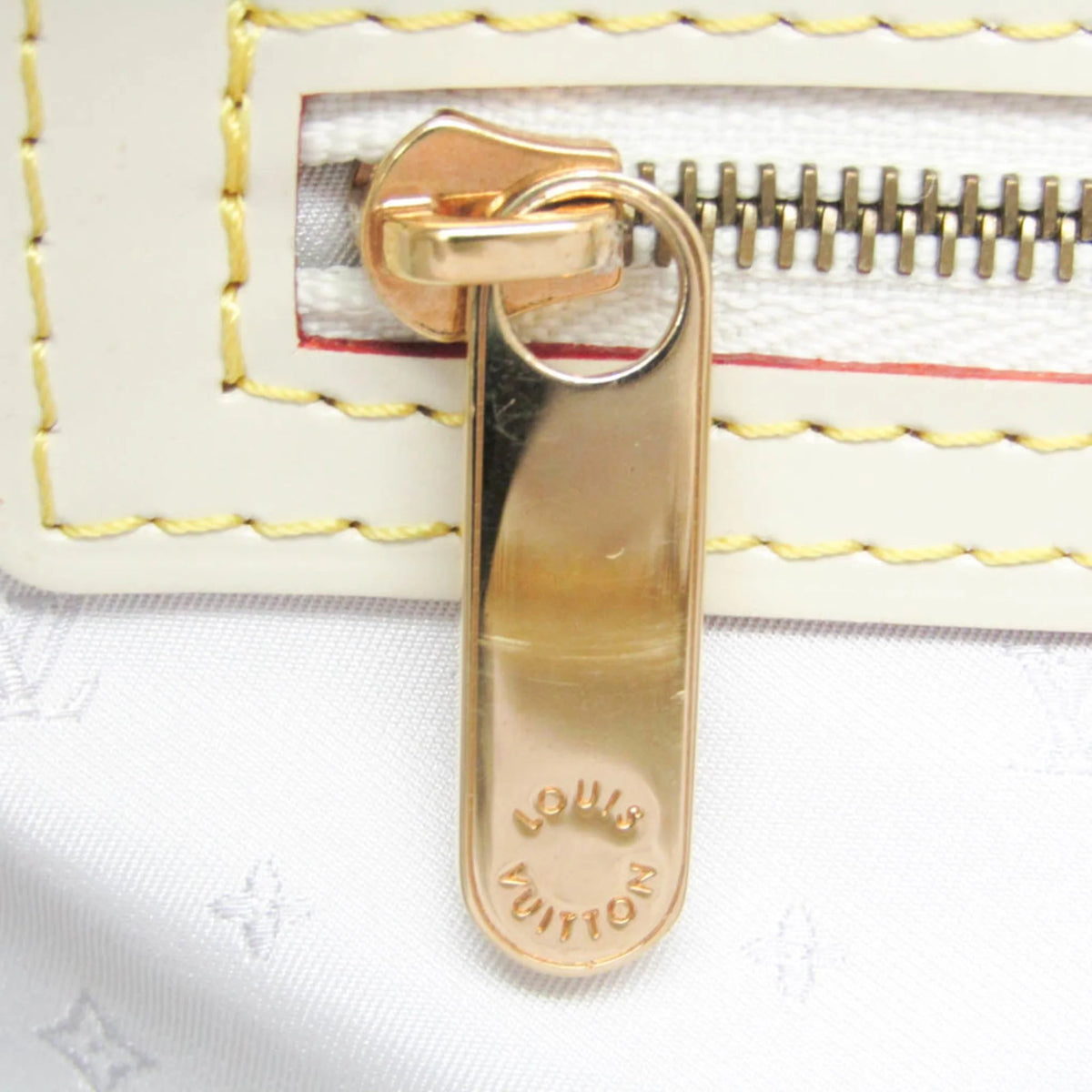 Previously Owned Louis Vuitton Suhali Lockit PM M91887 Female Handbag Blanc (Good)