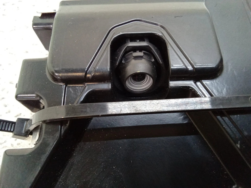 Secondhand 2018 Toyota Prius Front Windshield Lane Departure Warning Camera 8646C-47032 OEM (Good)