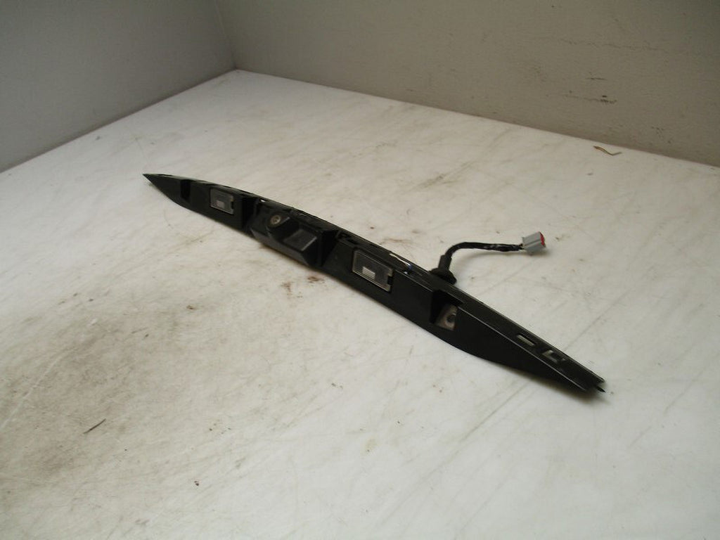 Used 2013-2015 Ford Explorer Rear Backup Camera Assembly OEM (Good)