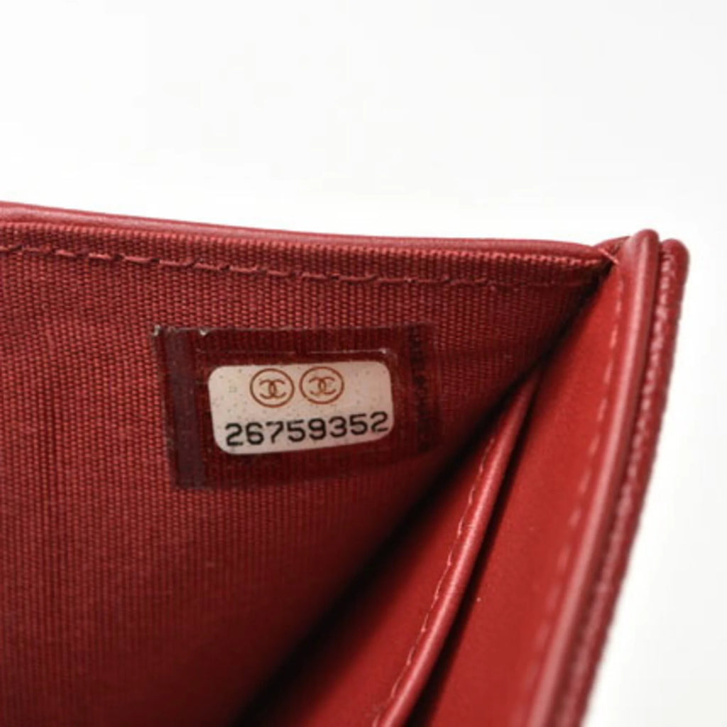 Secondhand Chanel wallet CHANEL here mark caviar skin dark red (Like New)