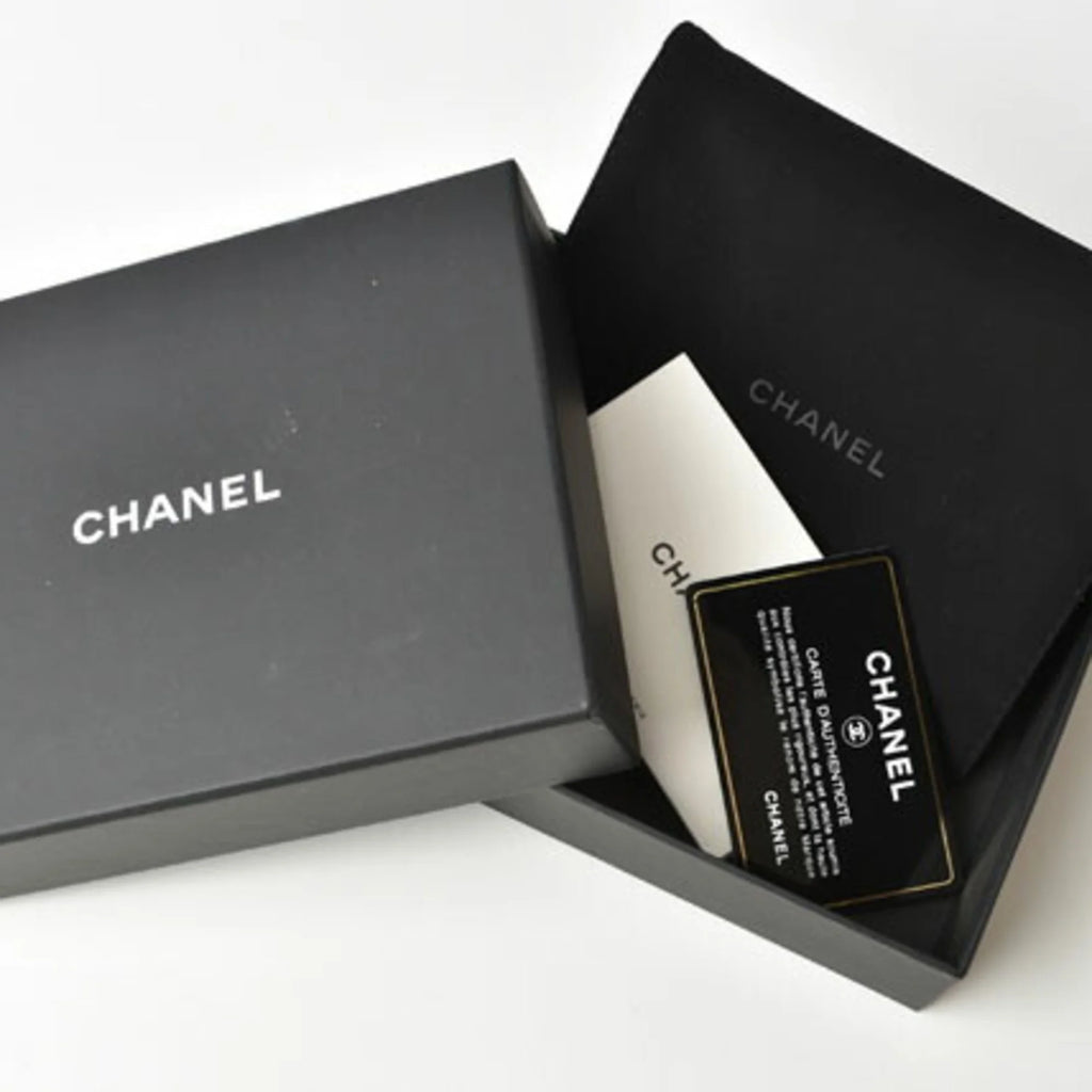 Secondhand Chanel wallet CHANEL here mark caviar skin dark red (Like New)