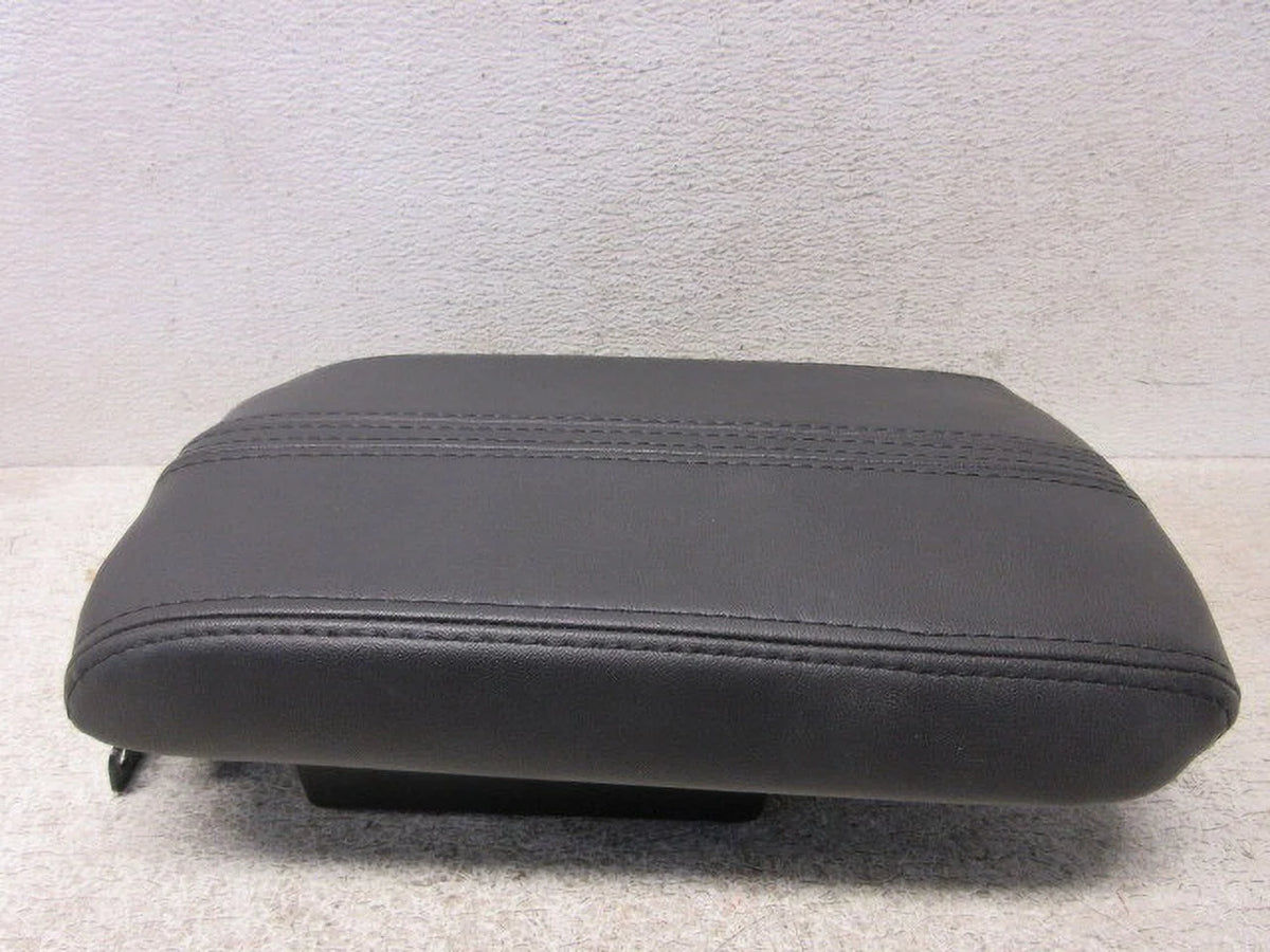 Previously Owned 10 2010 Lincoln MKZ Black Leather Center Console Lid OEM LKQ (Good)