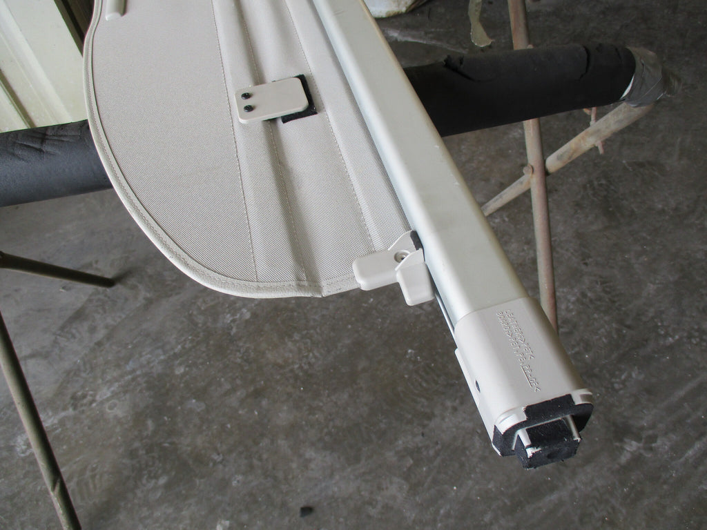 Previously Owned 2015 Nissan Rogue Retractable Storage Cover OEM (Good)