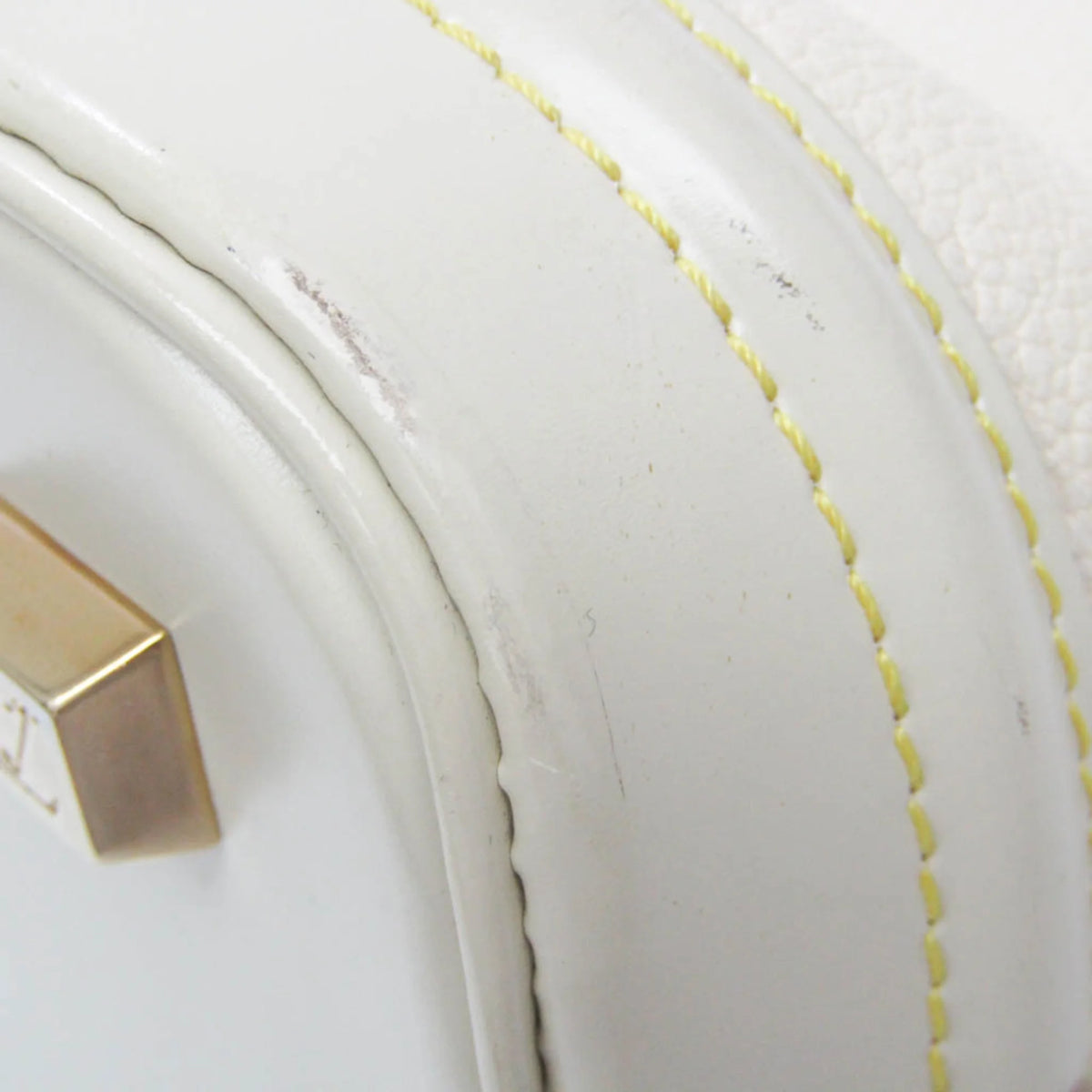 Previously Owned Louis Vuitton Suhali Lockit PM M91887 Female Handbag Blanc (Good)