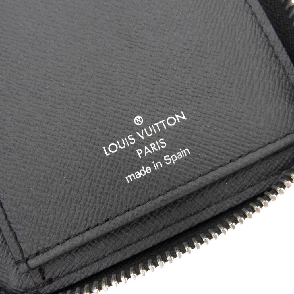 Secondhand Louis Vuitton LOUIS VUITTON Taiga Zippy Wallet Vertical Round Zipper Long Noir M30503 (Good)