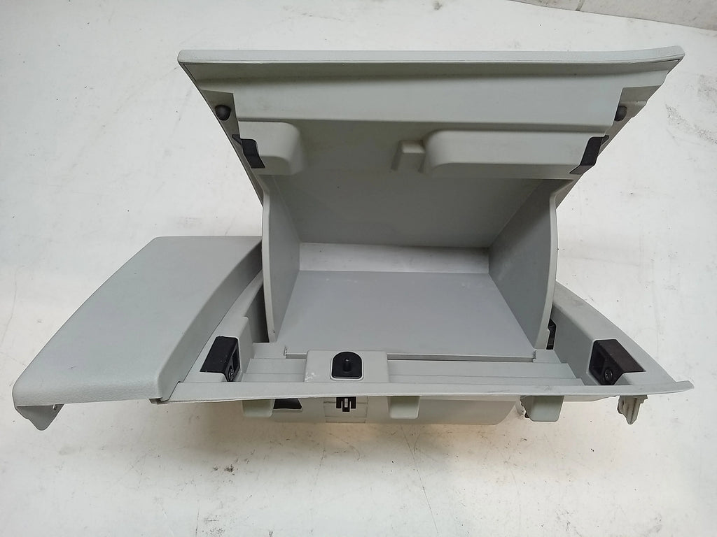 Secondhand 17 Jeep Renegade Glove Box OEM (Good)