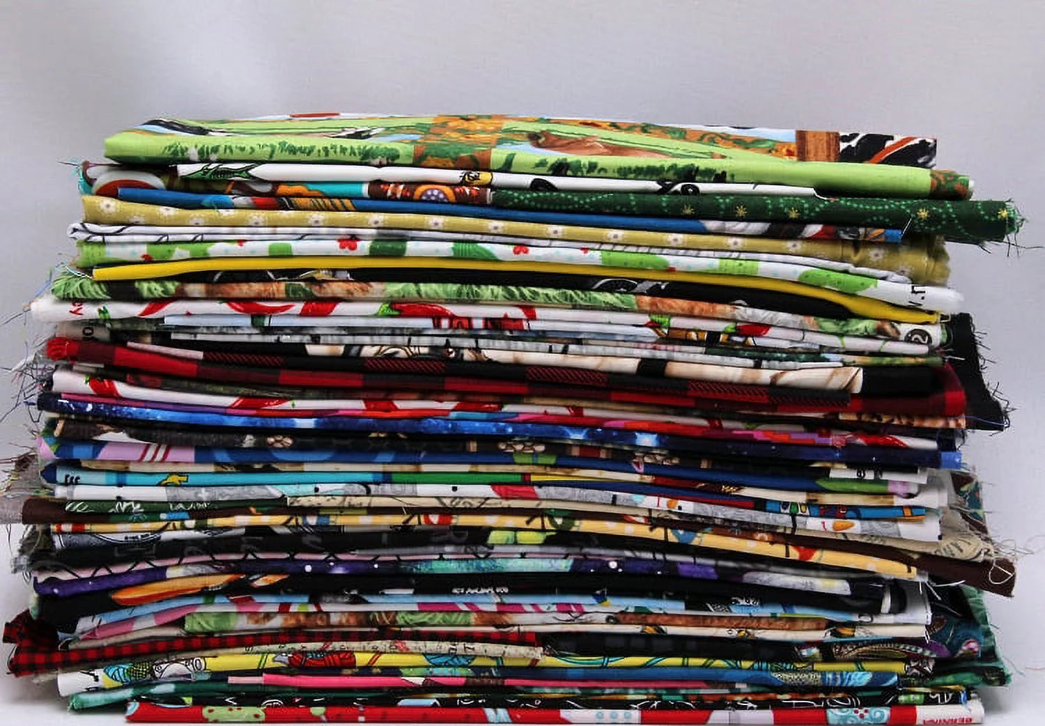 Quilter’s Cotton Fabric Scraps - Sold by The 3 lbs - Scrap Bag Bolt End Pieces Remnants Assorted Quality Cotton Novelty Fabrics for Sewing Scrappy Quilting Stash, Scrap Quilts